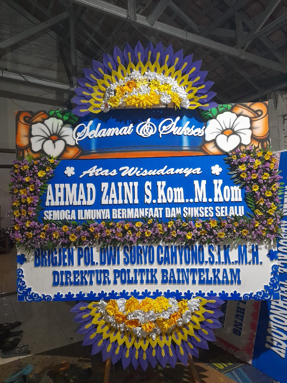 Papan bunga ucapan selamat dan sukses